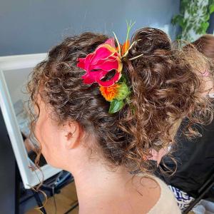 Chignon cheveux bouclées